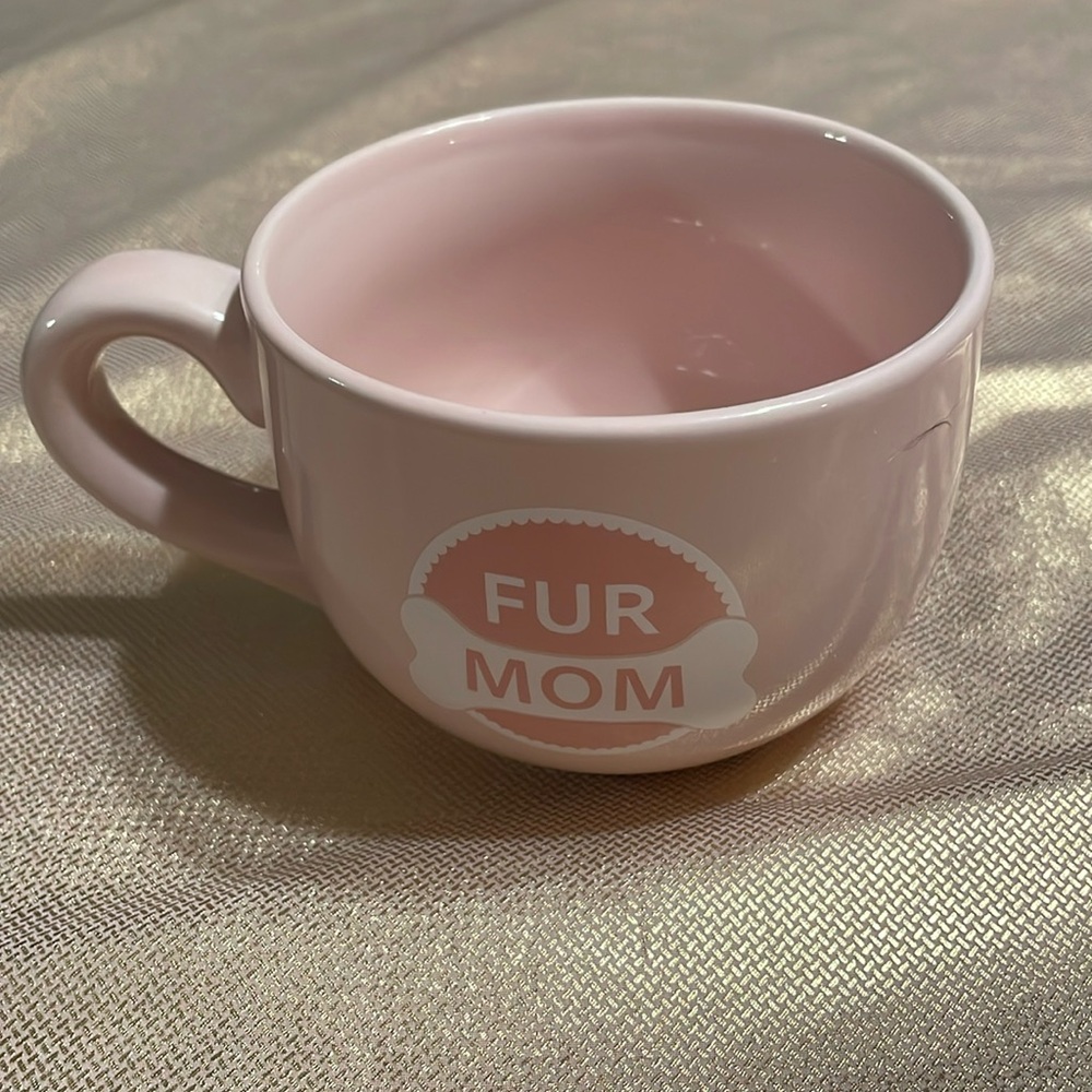 NWOT -Fur Mom- pink Coffee Cup- microwave & dishwasher safe